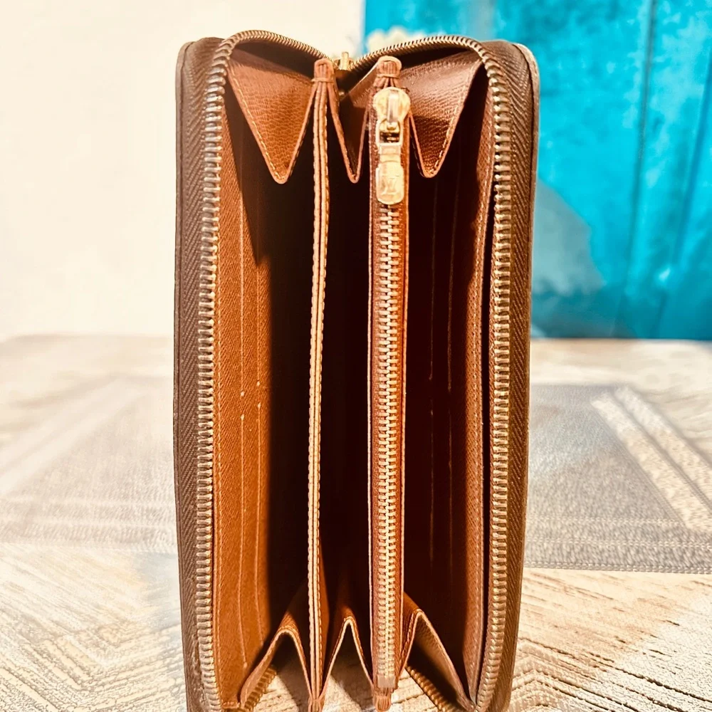 Louis Vuitton monogram zippy wallet - Picture 7 of 15